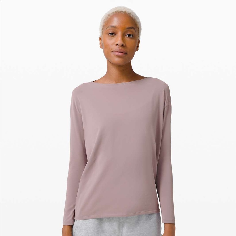 Lululemon back in action long sleeve Size 4 Violet Verbena